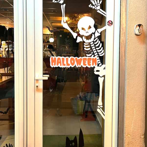 Décoration de vitrines à Montpellier Halloween